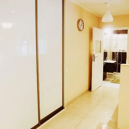Апартаменты Apartament Jantar Z Ogrodkiem